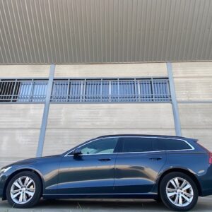 VOLVO V 40  B4 MOMENTUM PRO ETIQUETA ECO